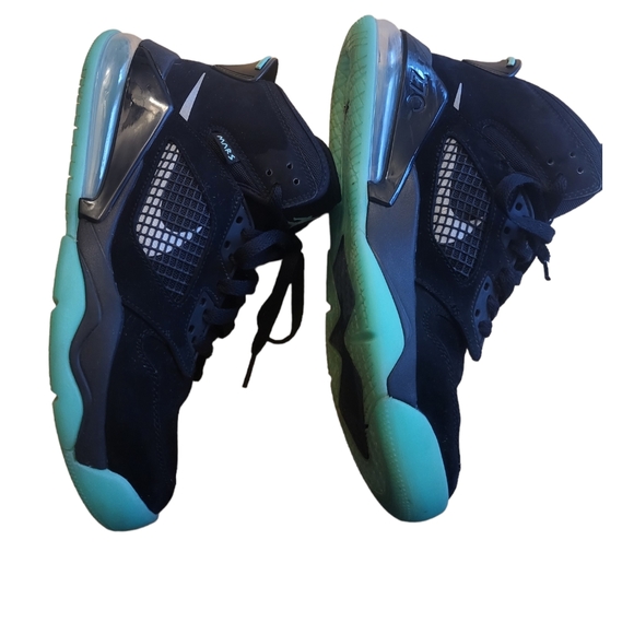 Jordan Mars 270 sneakers size 6.5 GUC - Picture 2 of 7